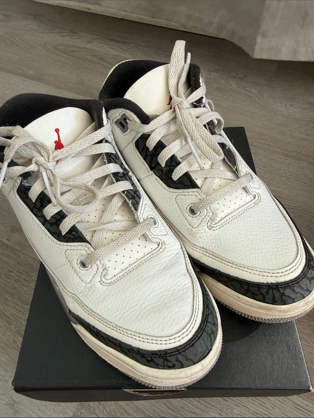 NIKW JORDAN 3 RETRO SIZE 3